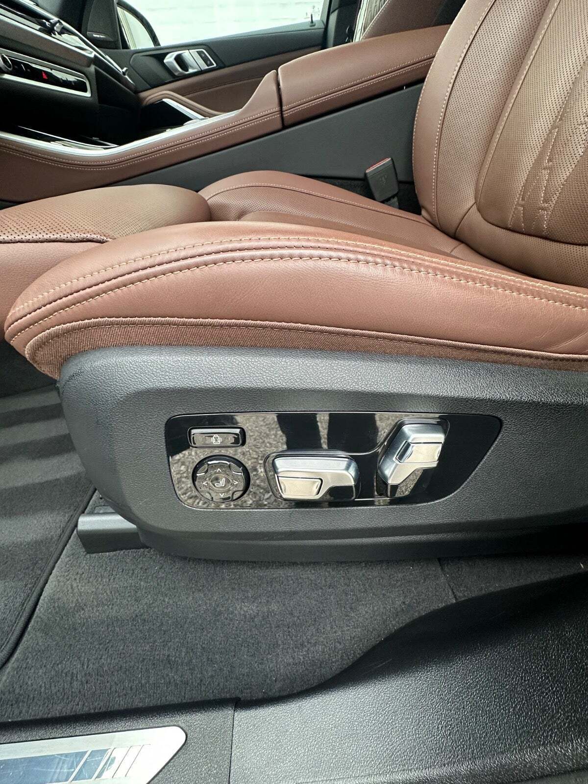 Sort BMW X5 fra 2023