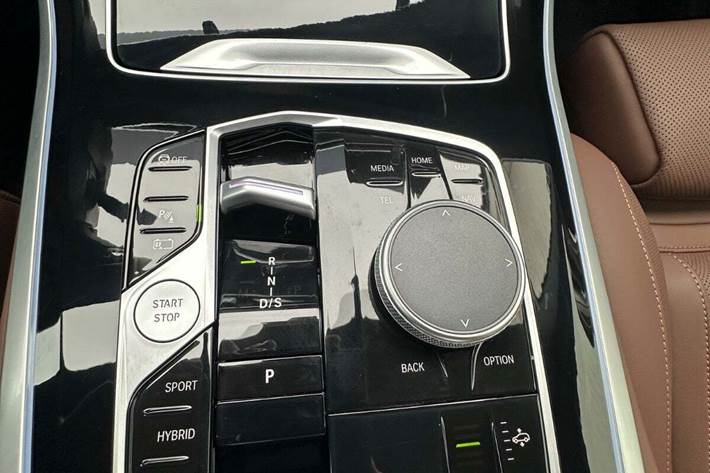 Sort BMW X5 fra 2023