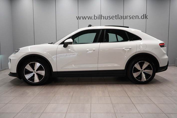 Hvid Porsche Macan fra 2025