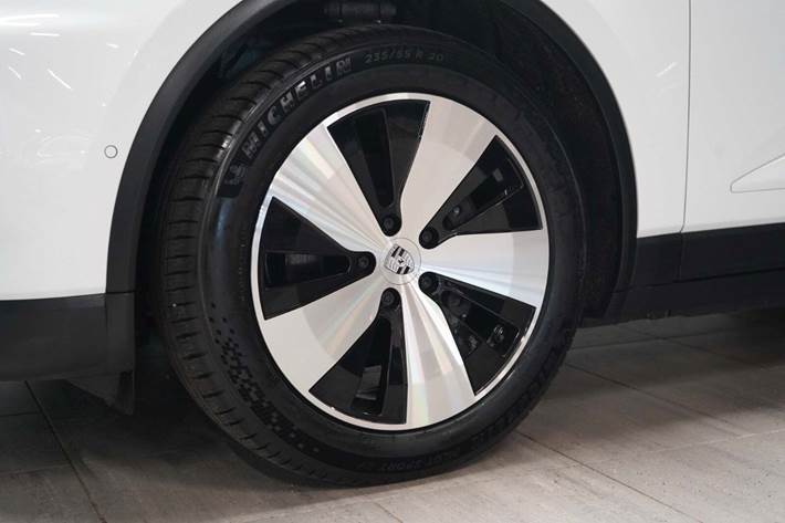 Hvid Porsche Macan fra 2025