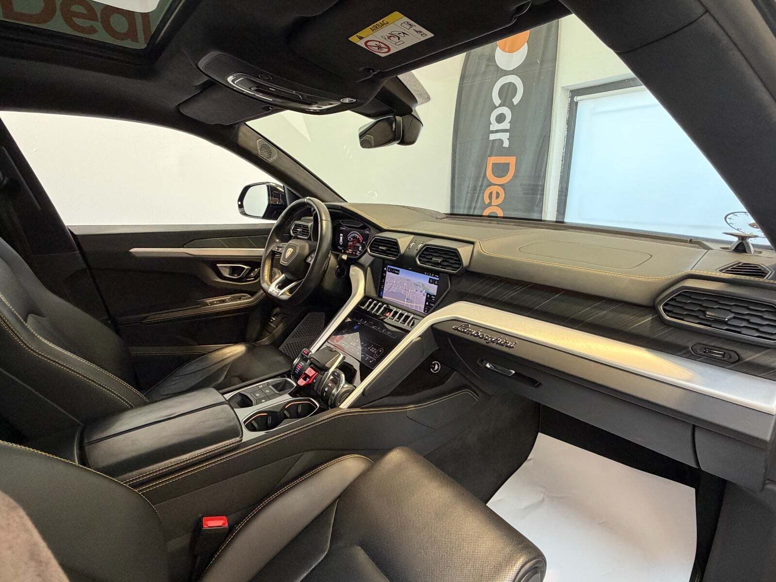 Blå Lamborghini Urus fra 2019