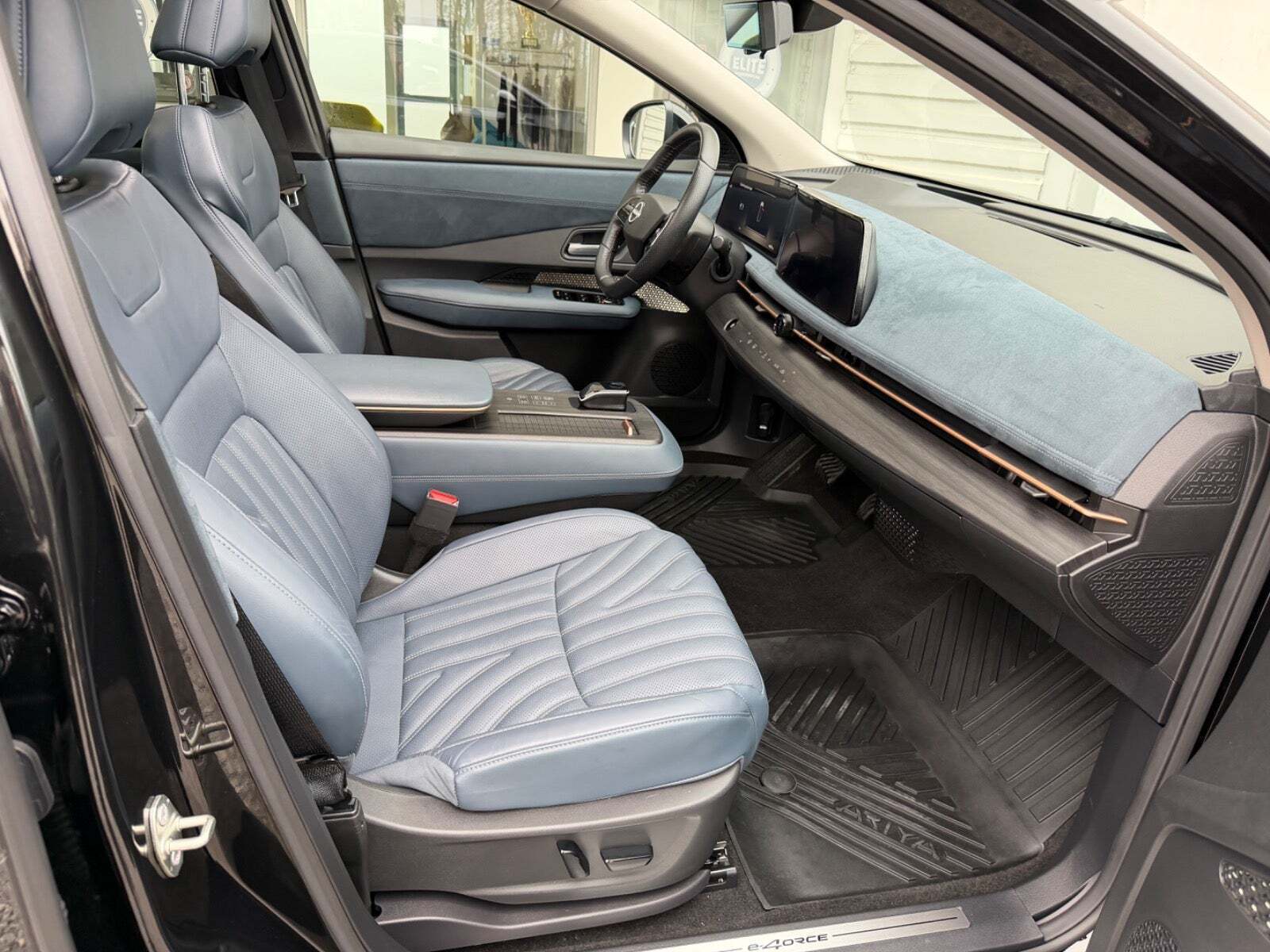 Sort Nissan Ariya fra 2022