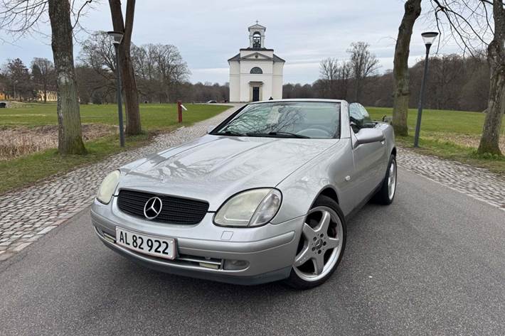 Sølv Mercedes SLK230 fra 1997
