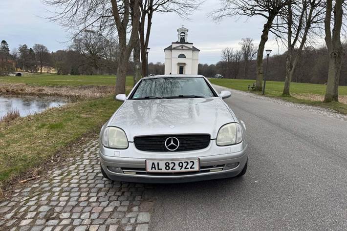 Sølv Mercedes SLK230 fra 1997