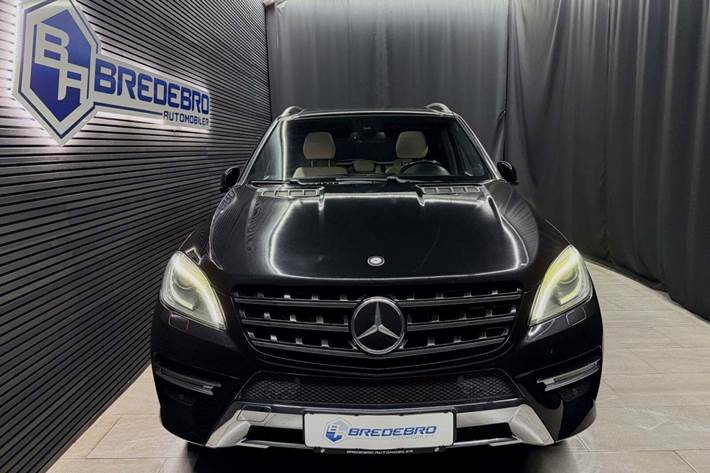 Sort Mercedes ML350 fra 2012