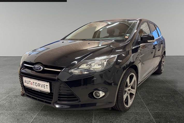 Sort Ford Focus fra 2013 set udefra