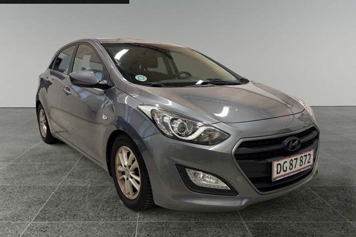 Grå Hyundai i30 fra 2015