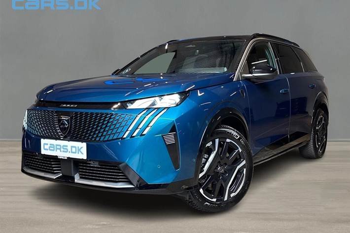 Blå Peugeot e-5008 fra 2025 set udefra