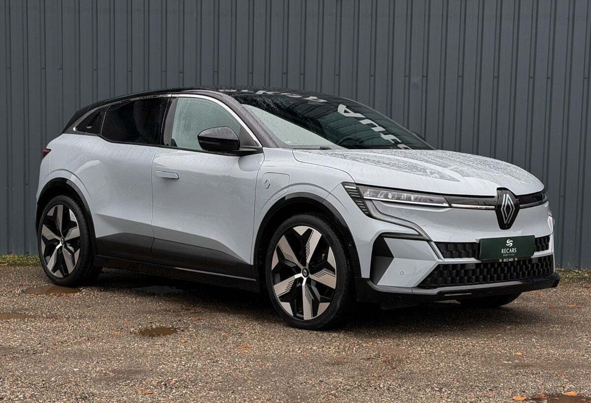 Grå Renault Megane E-Tech fra 2023