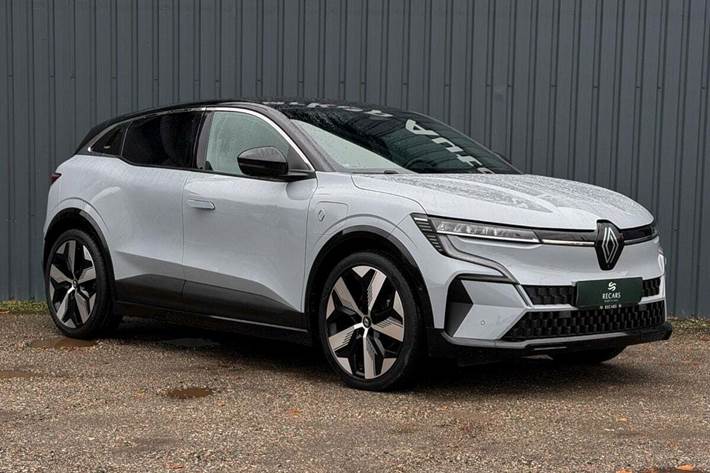 Grå Renault Megane E-Tech fra 2023