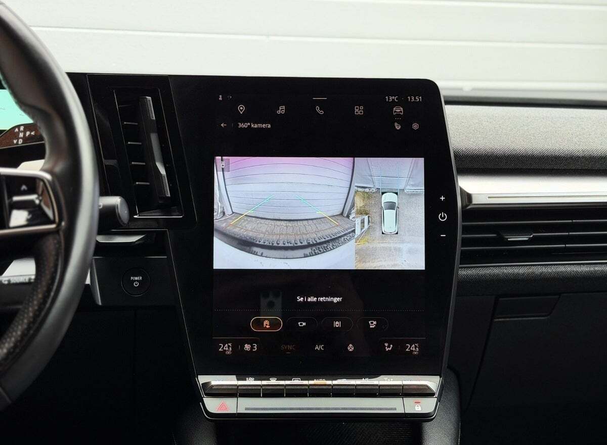 Grå Renault Megane E-Tech fra 2023