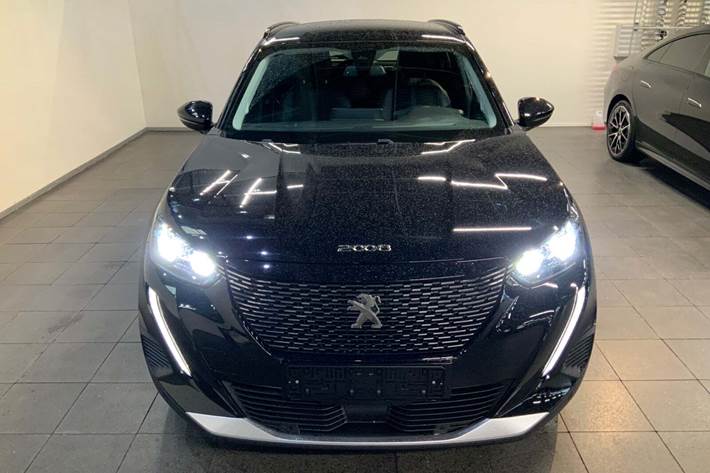 Sort Peugeot 2008 fra 2020