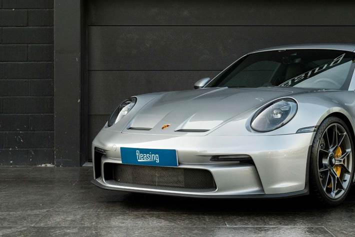 Sølv Porsche 911 GT3 fra 2023