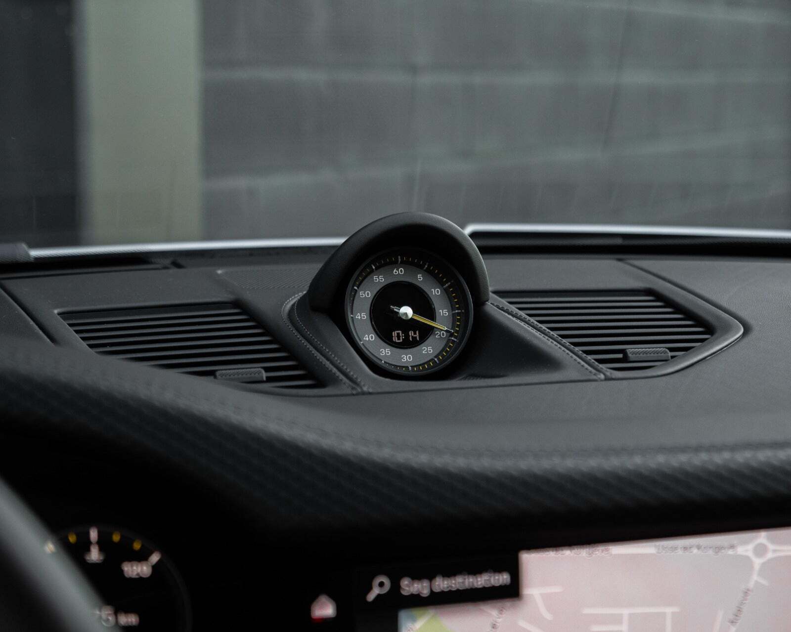 Sølv Porsche 911 GT3 fra 2023