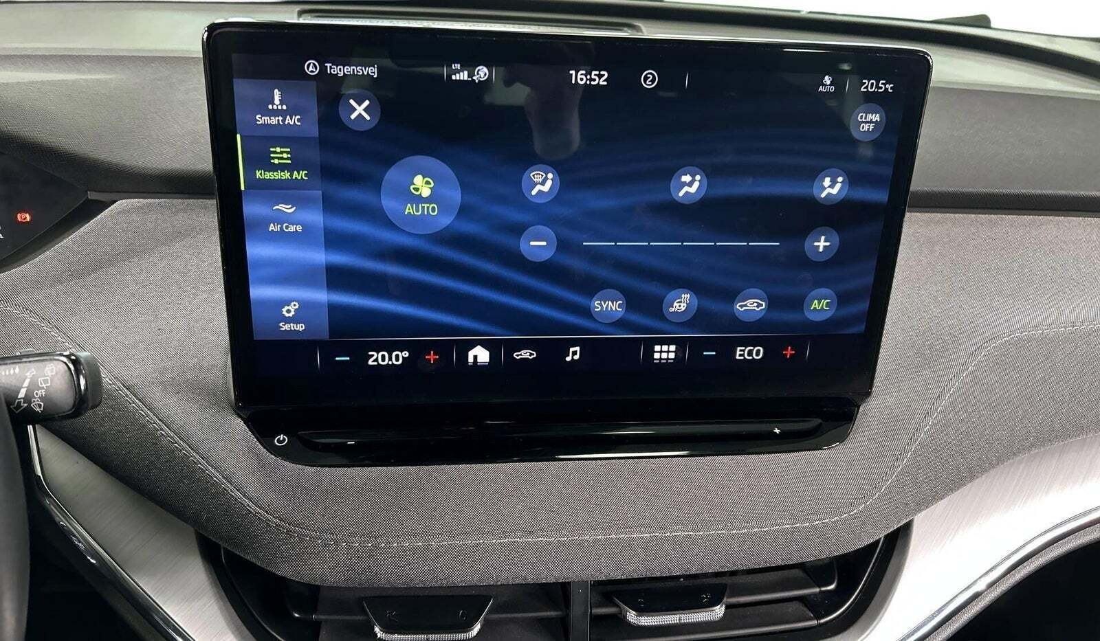 Grøn Skoda Enyaq fra 2023