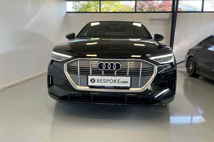Sort Audi e-tron fra 2021