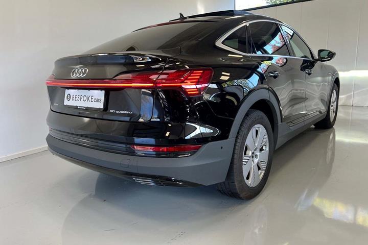 Sort Audi e-tron fra 2021