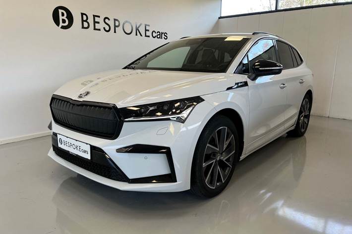 Hvid Skoda Enyaq fra 2022