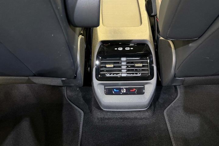 Blå VW ID.4 fra 2025