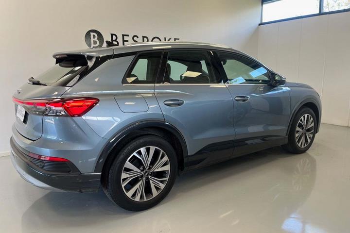 Blå Audi Q4 e-tron fra 2022