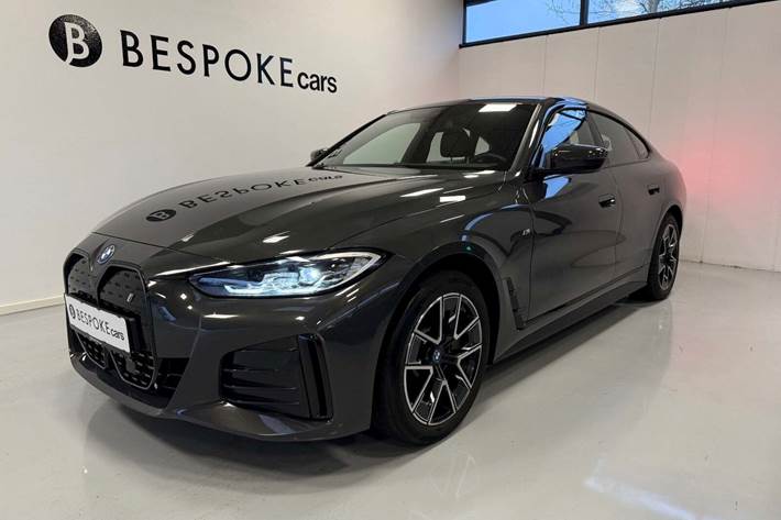 Grå BMW i4 fra 2022