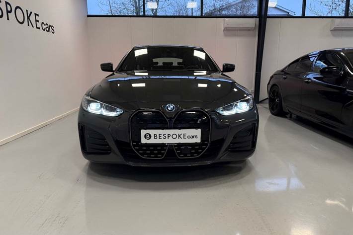 Grå BMW i4 fra 2022