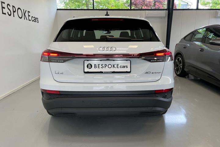 Hvid Audi Q4 e-tron fra 2022