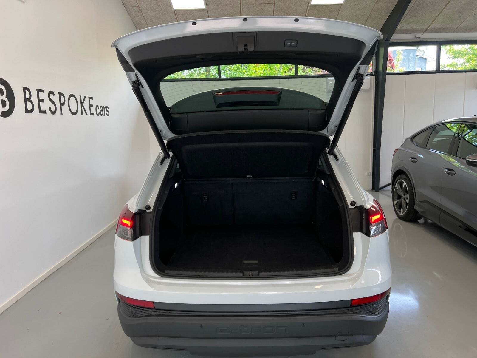 Hvid Audi Q4 e-tron fra 2022