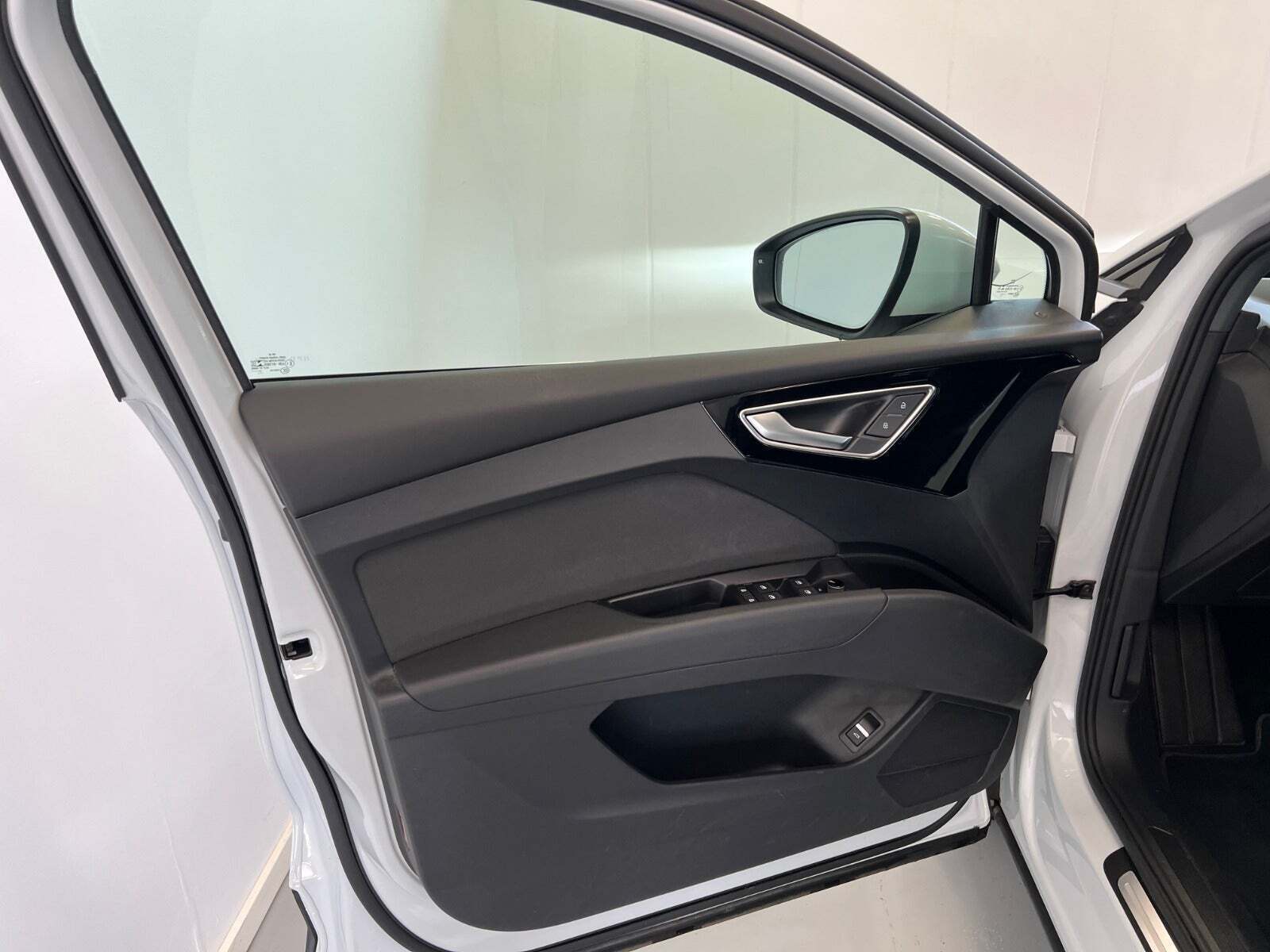 Hvid Audi Q4 e-tron fra 2022