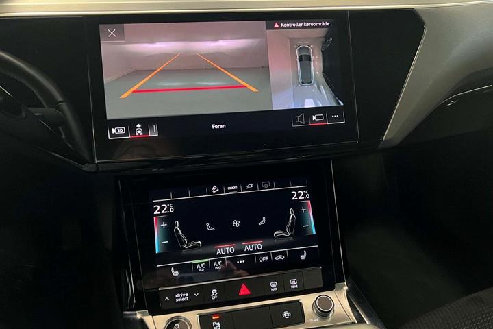 Rød Audi e-tron fra 2021