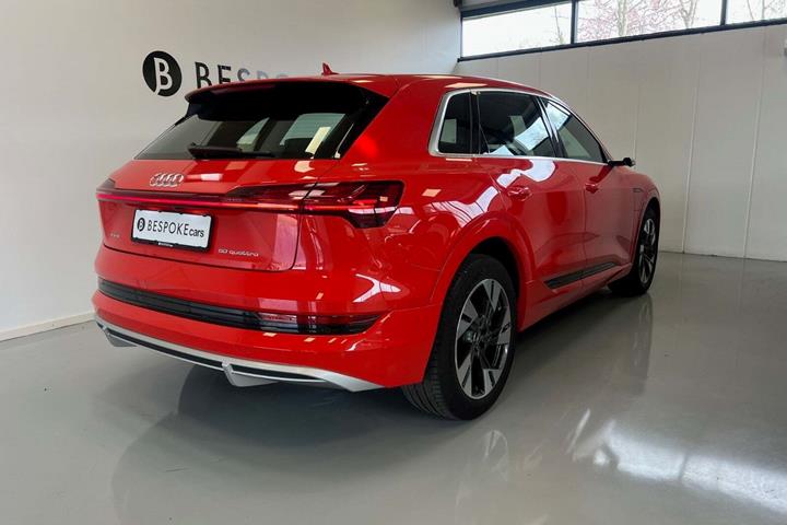 Rød Audi e-tron fra 2021