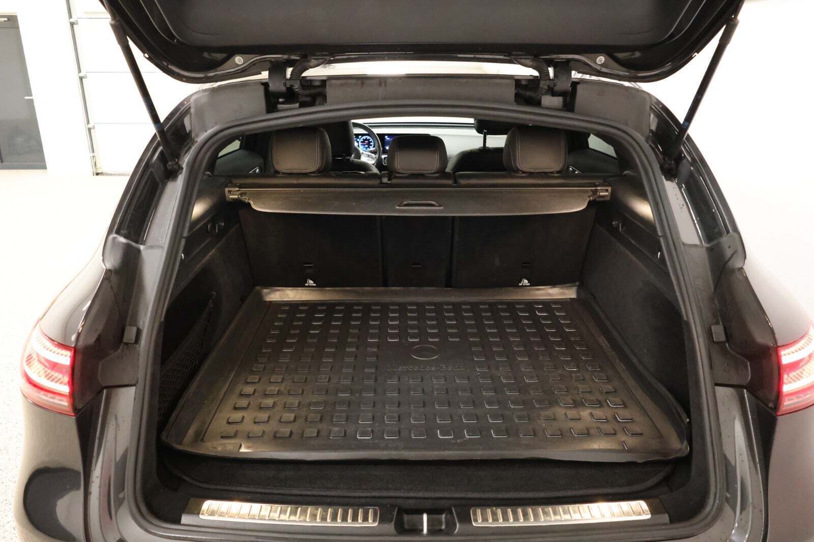 Sort Mercedes EQC400 fra 2020