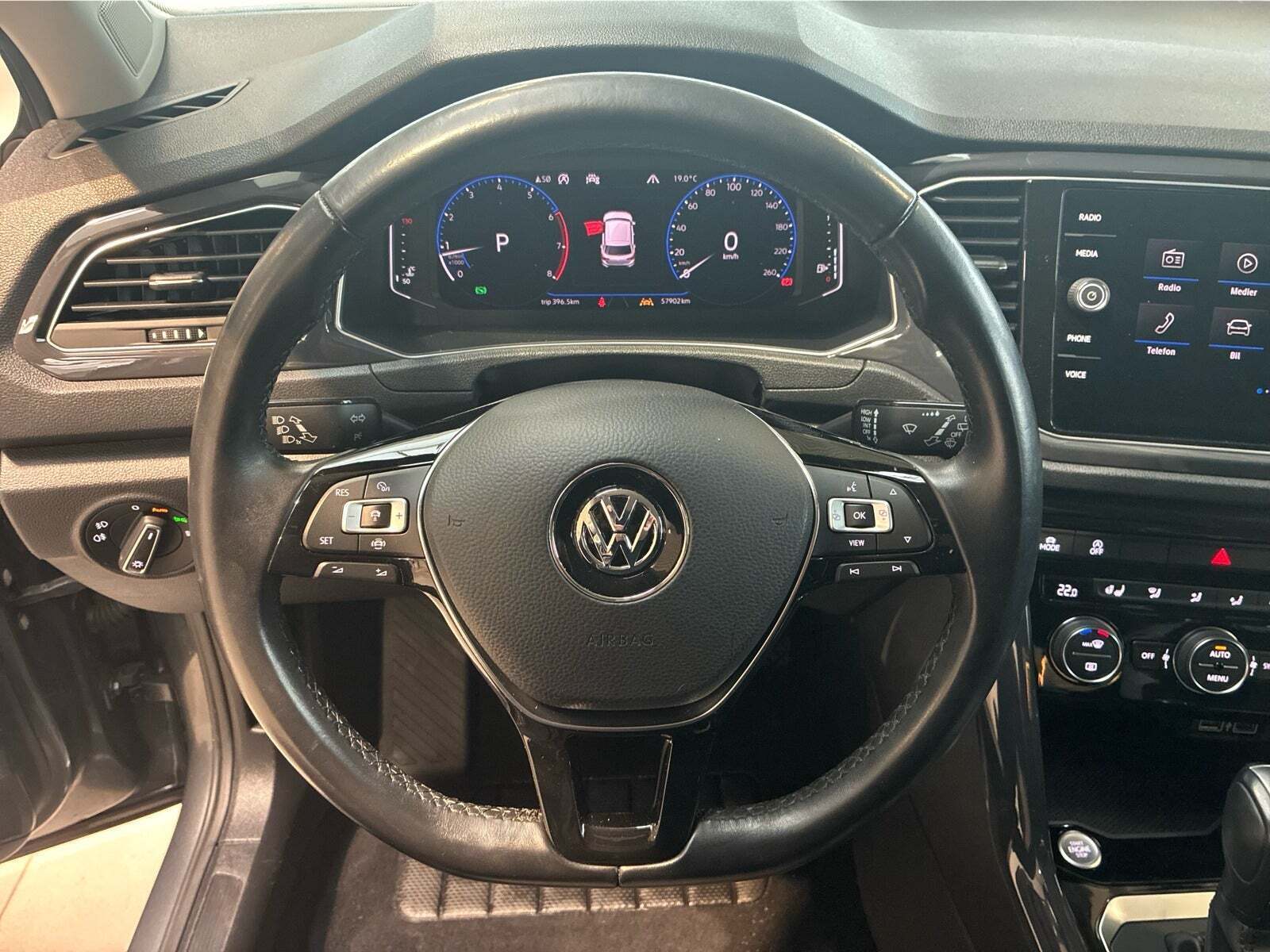 Grå VW T-Roc fra 2020