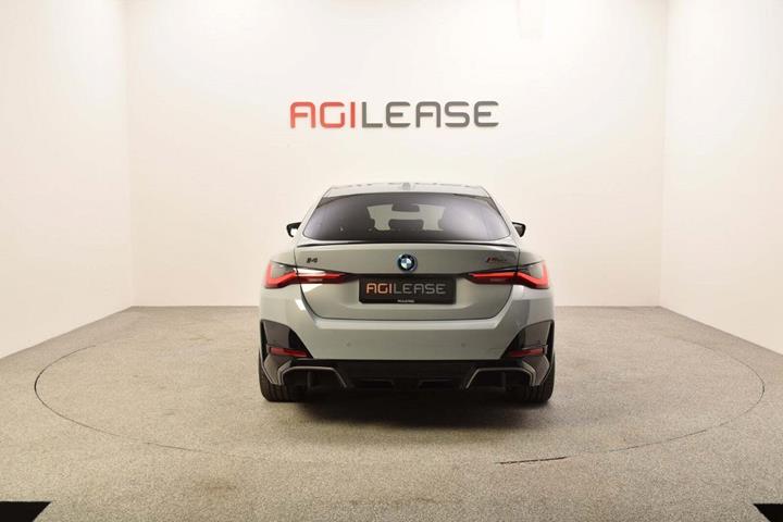 Grå BMW i4 fra 2022