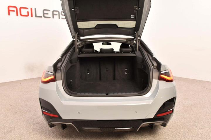 Grå BMW i4 fra 2022