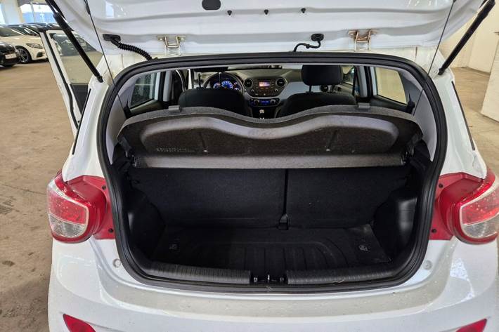 Hvid Hyundai i10 fra 2016