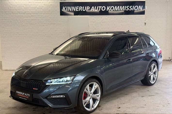 Sort Skoda Octavia fra 2021