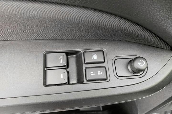 Sølv Suzuki Vitara fra 2022
