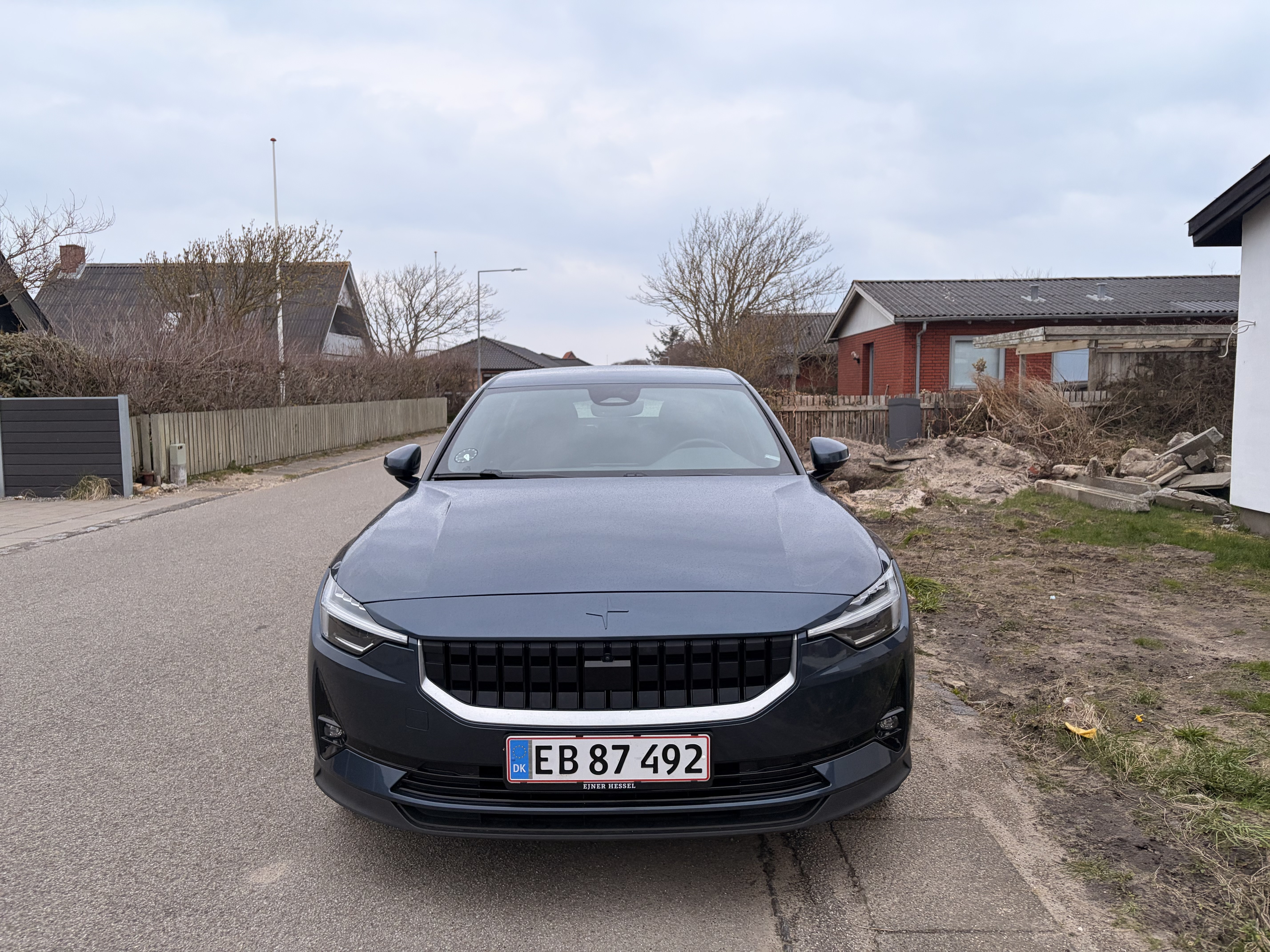 Blå Polestar 2 fra 2022