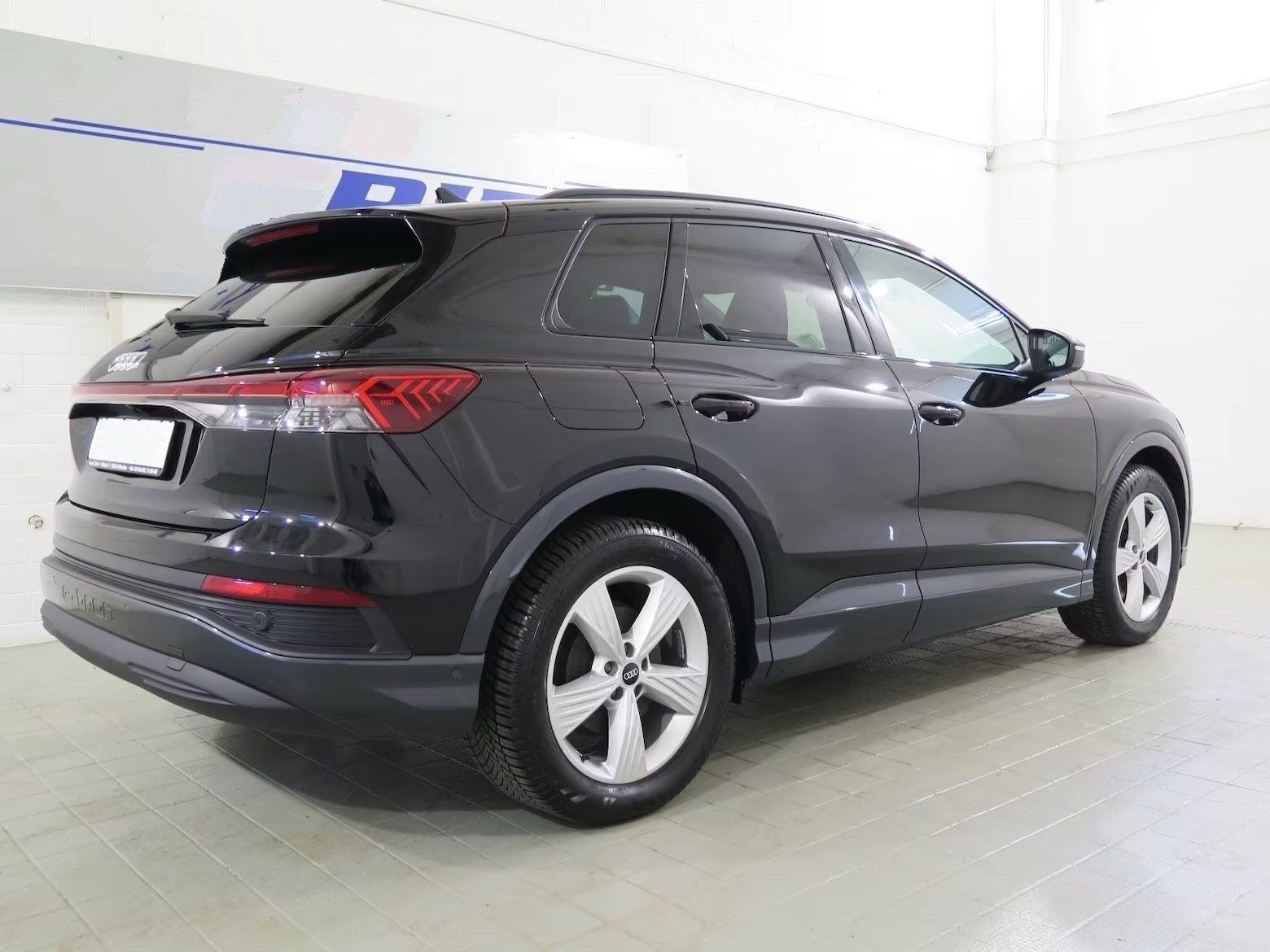 Sort Audi Q4 fra 2023