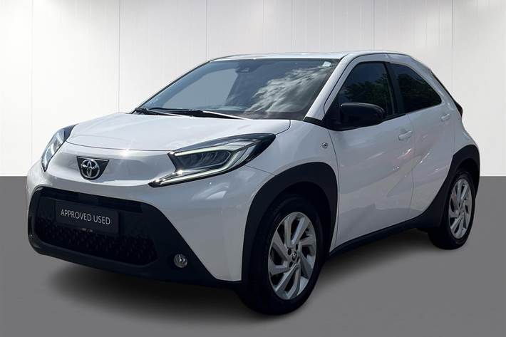 Hvid Toyota Aygo X fra 2024