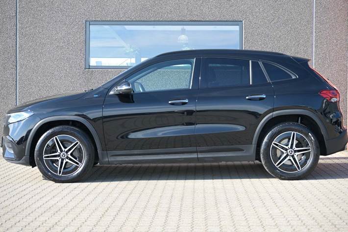 Sort Mercedes EQA250 fra 2021