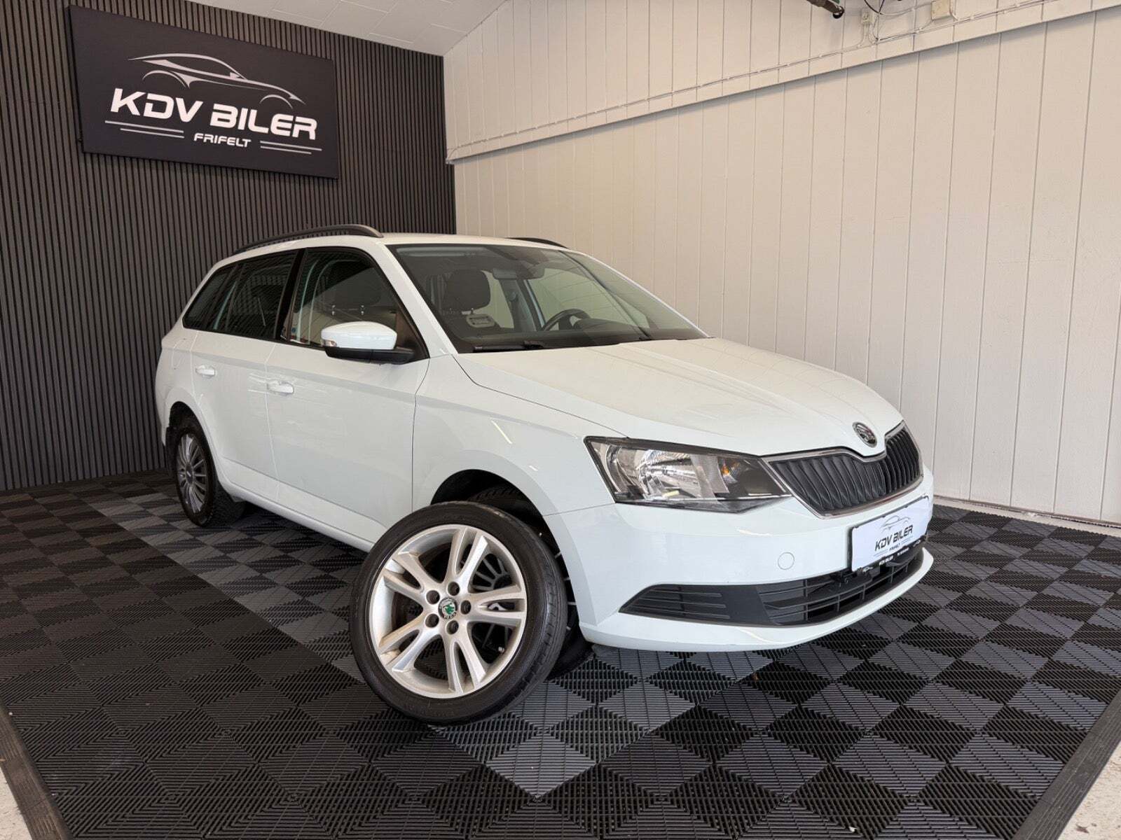 Hvid Skoda Fabia fra 2018