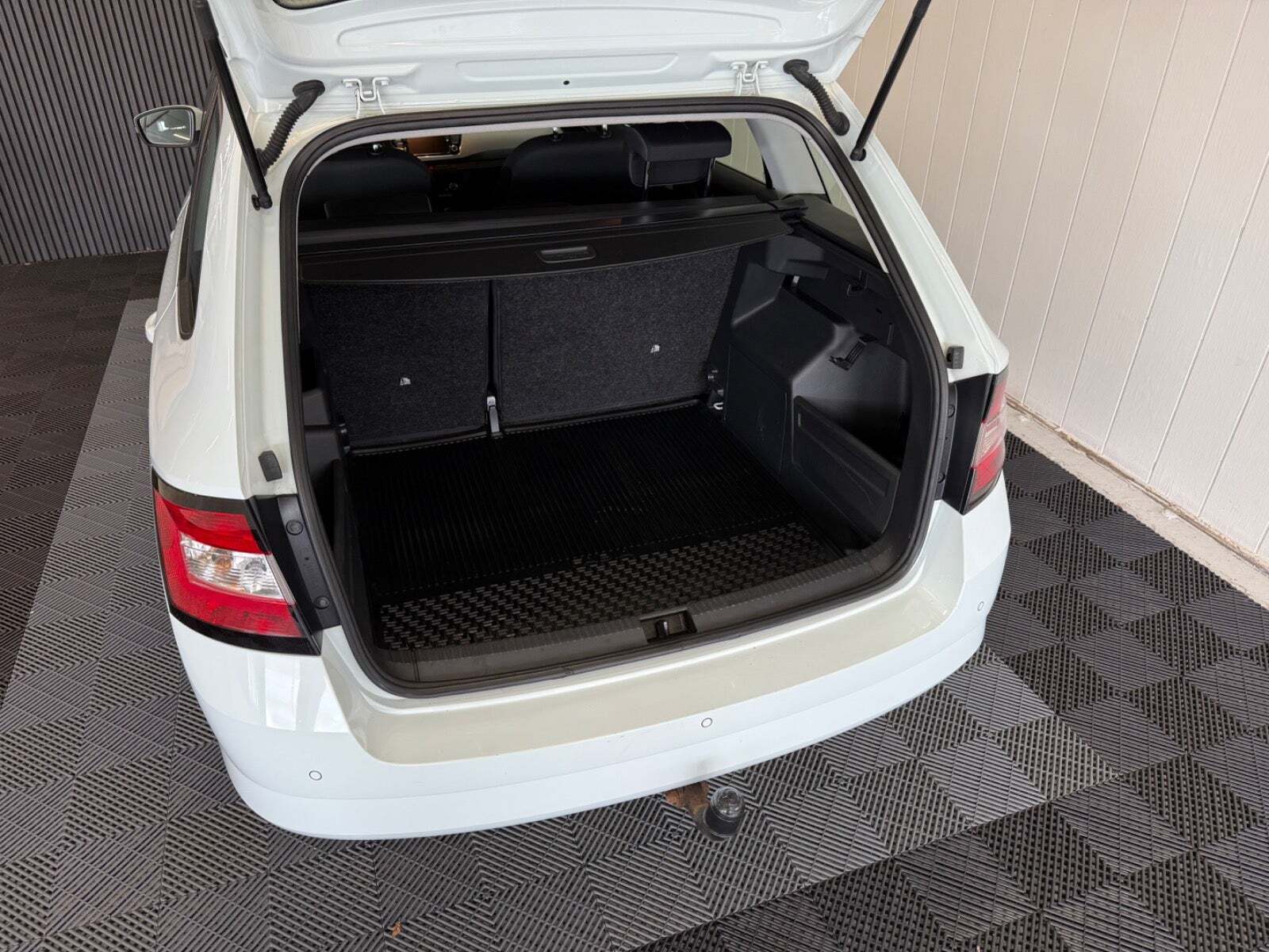 Hvid Skoda Fabia fra 2018