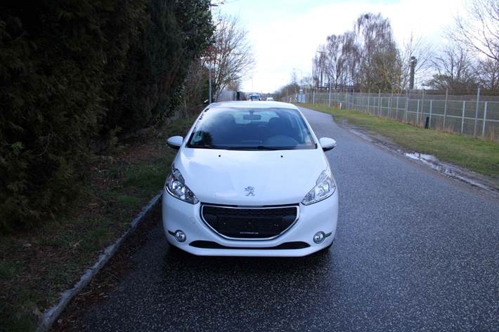 undefined Peugeot 208 fra 2014