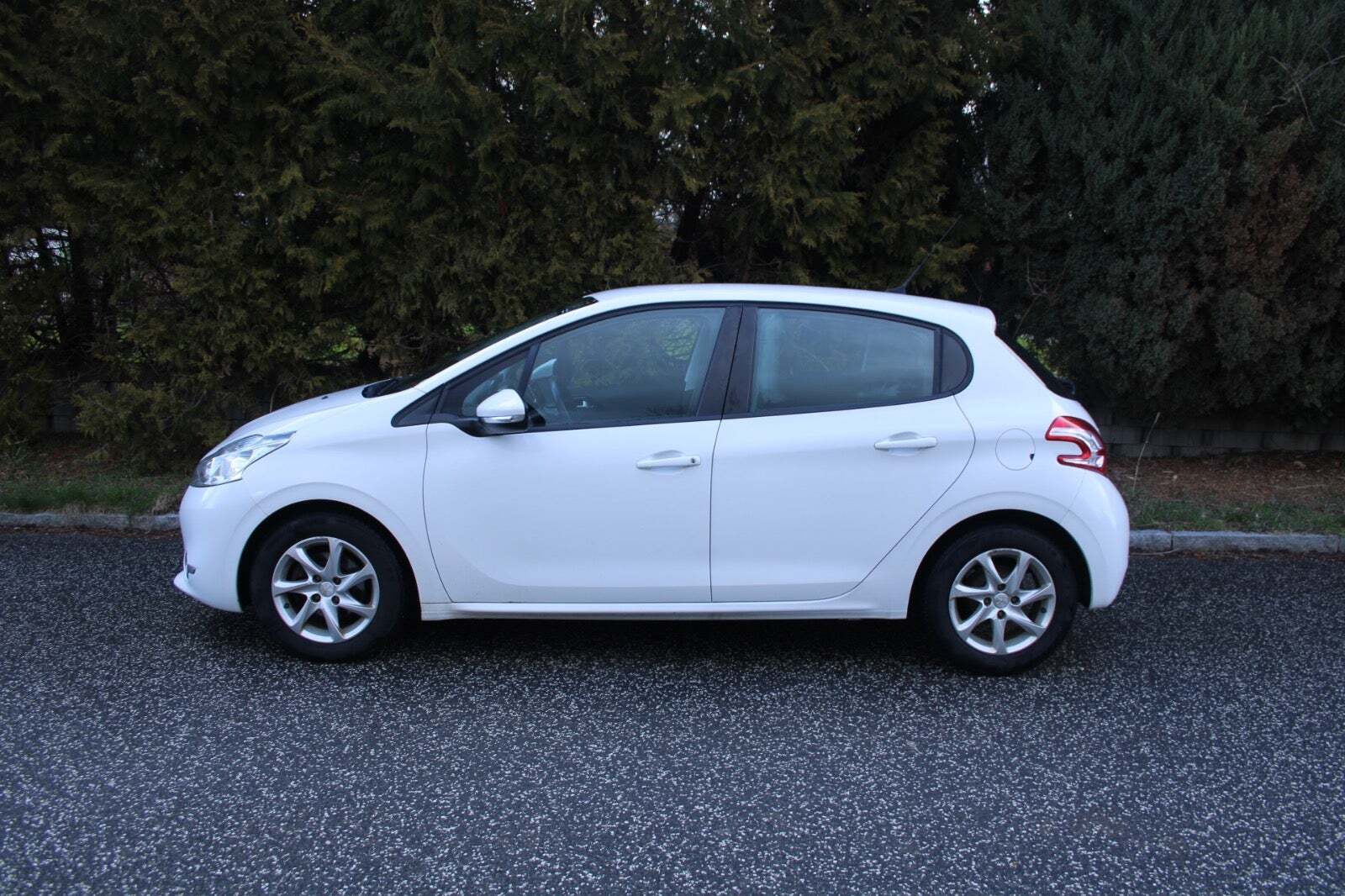 undefined Peugeot 208 fra 2014