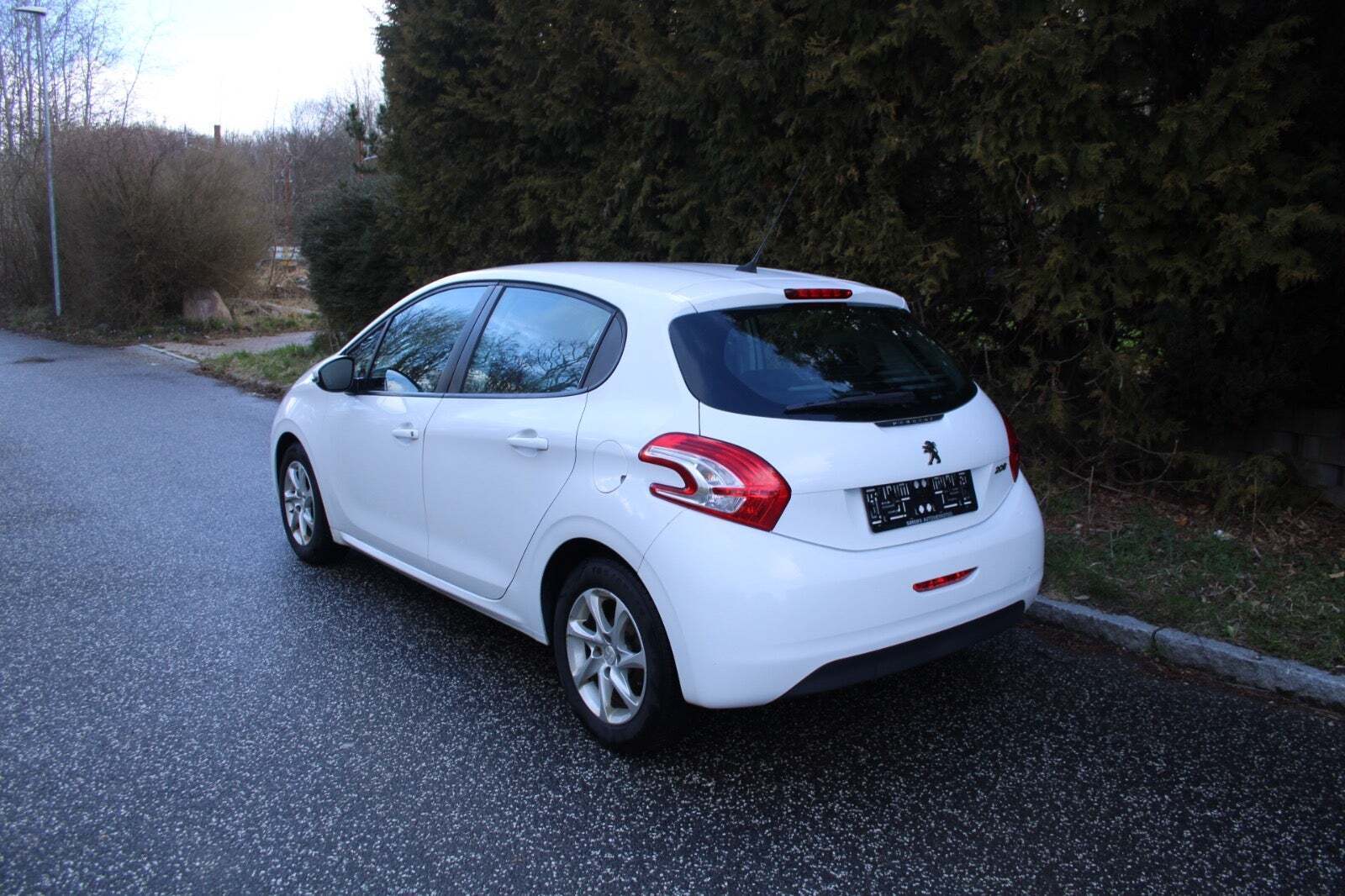 undefined Peugeot 208 fra 2014