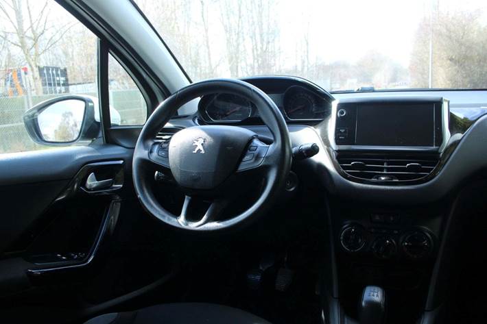 undefined Peugeot 208 fra 2014