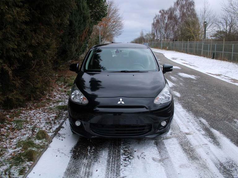 Mitsubishi Space Star 1,2 Black & White