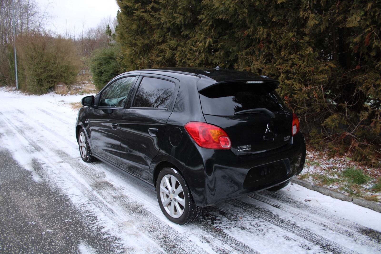 undefined Mitsubishi Space Star fra 2015